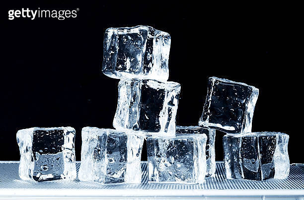 Ice on Tray 이미지 (90843084) - 게티이미지뱅크 Ice on Tray