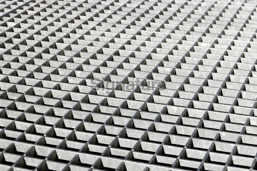 Steel grating 이미지 (468609549) - 게티이미지뱅크 Steel grating
