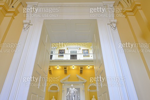 Interior of Virginia State Capitol (471552607) - 게티이미지뱅크