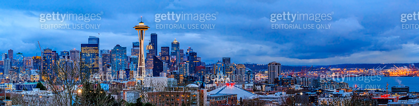 Seattle skyline panorama at sunset from Kerry Park in Seattle ...