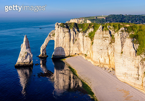 The Needle and the arch of the Aval cliff in Etretat, Normandy ...