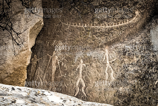 Ancient rock carvings petroglyphs in Gobustan (1591147348) - 게티이미지뱅크