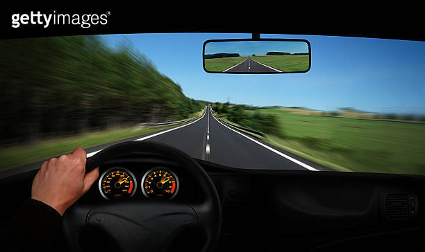 Driver Go Fast Driver going very fast 이미지 (173225966) - 게티이미지뱅크