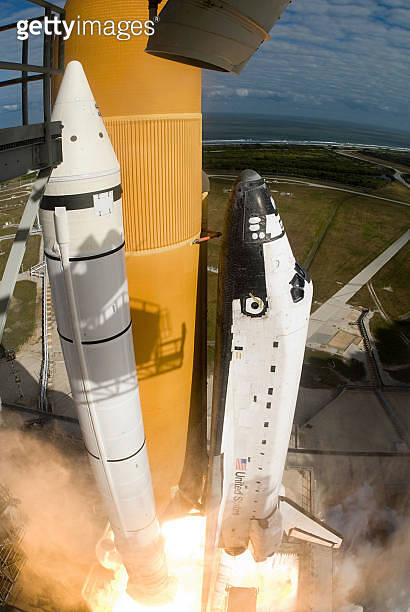 Space Shuttle Atlantis lifts off from its launch pad at Kennedy Space ...