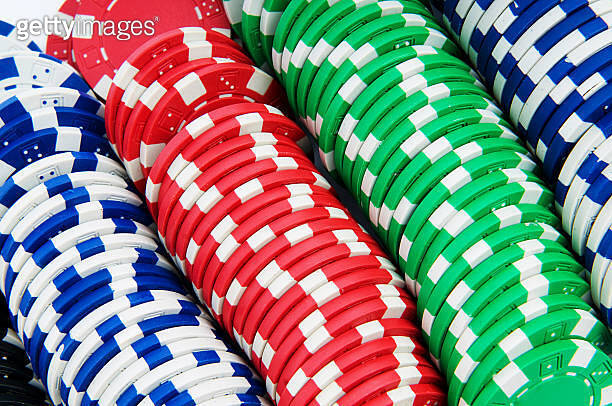 Casino chips isolated on the white background 이미지 (126485821) - 게티이미지뱅크