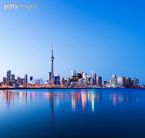 Toronto City Skyline at Night in Canada 이미지 (155391079) 게티이미지뱅크