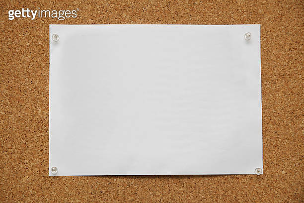 note paper pined on cork board background 이미지 (185737252) - 게티이미지뱅크