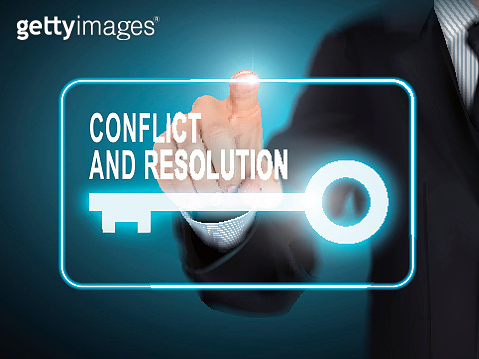 male hand pressing conflict and resolution key button 이미지 (485992562 ...