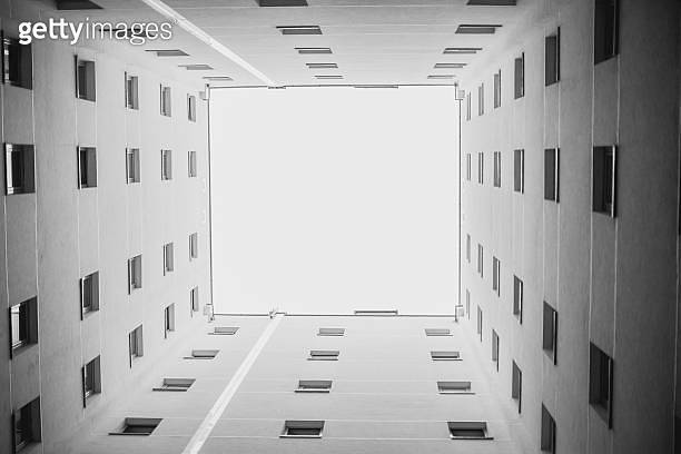 Open building 이미지 (486926872) - 게티이미지뱅크