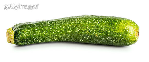 Single Courgette Fresh courgette isolated on white with clipping path 이미지 (477842450 ...