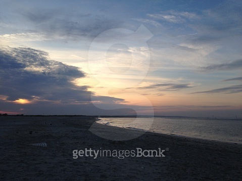 Sunset at Gunnison Nude Beach in Sandy Hook, NJ. 이미지 (516656142) - 게티이미지뱅크