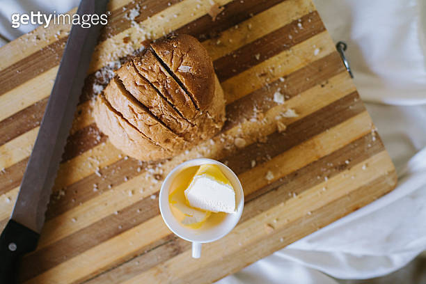 Old bread with shell of eggs and butter . (509418068) - 게티이미지뱅크