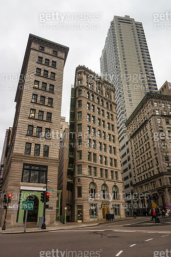 Tall buildings in State Street in downtown Boston 이미지 (639946638) - 게티이미지뱅크