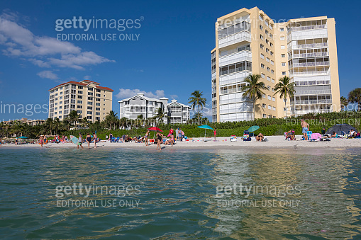 Beachfront high rises in Naples, Florida 이미지 (696331170) - 게티이미지뱅크