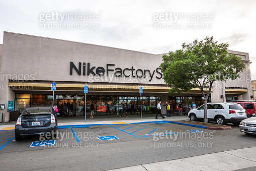 nike outlet plaza las americas