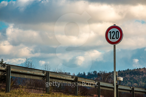 120 Ma Sign Traffic sign which means 120 kilometers per hour 이미지 (892611506) - 게티이미지뱅크