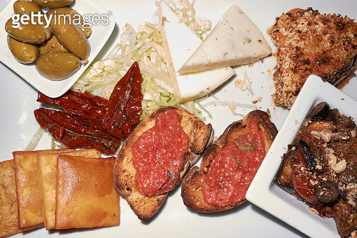 Assorted vegetarian starters 이미지 (1043733936) - 게티이미지뱅크