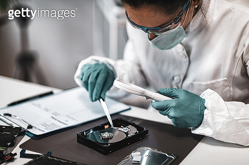 Forensic Data Laboratory Analysis 이미지 (1178590393) - 게티이미지뱅크