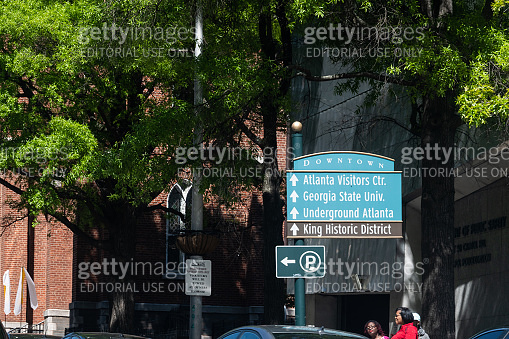 Direction sign arrows to Visitors Center, Georgia State University and ...