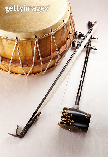 Haegeum is a Korean traditional musical instrument. 이미지 (1195873349 ...