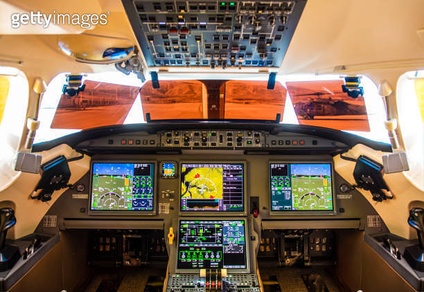 Cockpit of a modern private jet airplane 이미지 (1186978580) - 게티이미지뱅크