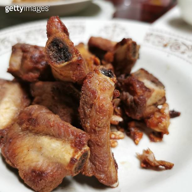 Deep fry pork spare rib 이미지 (1174358384) 게티이미지뱅크
