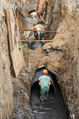 Piped Deep replacement of a sewer pipe deep under the ground 이미지 (1179578535) - 게티 ...