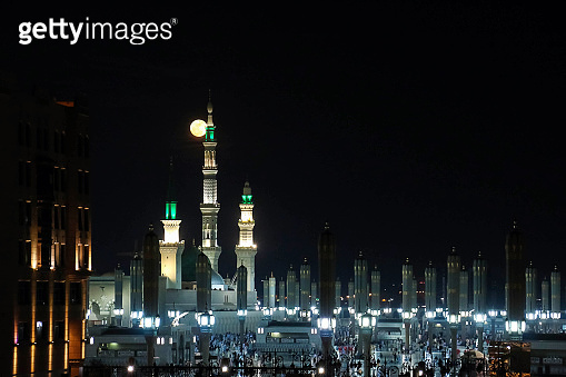 Al-Masjid an-Nabawi in Medina also called Prophet Muhammad Mosque (Roza ...
