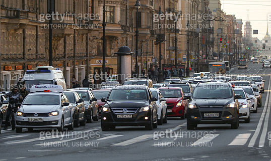 Transport Rodes Cars Cars and public transport rides on Nevsky prospekt 이미지 (1217751271 ...