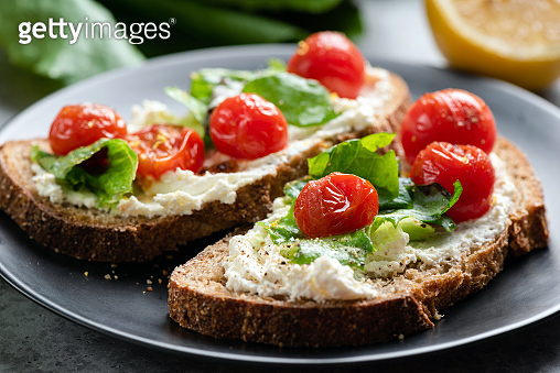 Soft Roe Toast Toast with soft ricotta cheese, roasted tomatoes and lettuce 이미지 ...