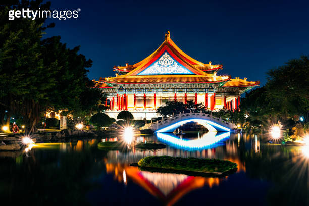National Theater and its reflection in Taipei, Taiwan μ΄λ―Έμ§ (1266597369