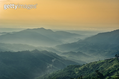 Foggy in the mountains with dramatic sky at sunrise 이미지 (1256324246 ...