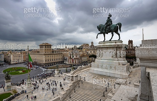 Vittorio Emmanuel monument in Rome under cloudy sky 이미지 (1273342029 ...