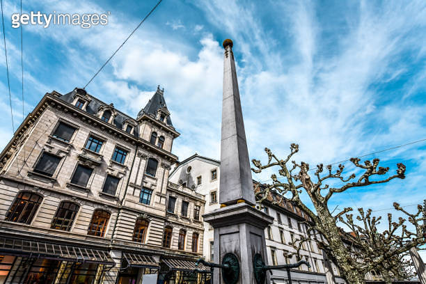 Monument In Front Of Temple de la Fusterie In Geneva, Switzerland 이미지
