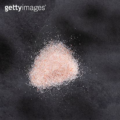 Fine grains of pink Himalayan salt, powder red rock salt from Pakistan ...