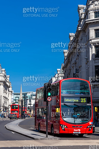 Modern Routemaster New modern Routemaster double decker red bus in New Oxford Street 이미지 ...