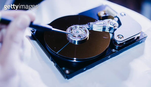 computer hard drive repair, disk drive memory. 이미지 (1225622148) - 게티이미지뱅크