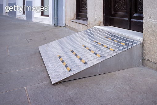 Building entrance with ramp 이미지 (1220420975) - 게티이미지뱅크