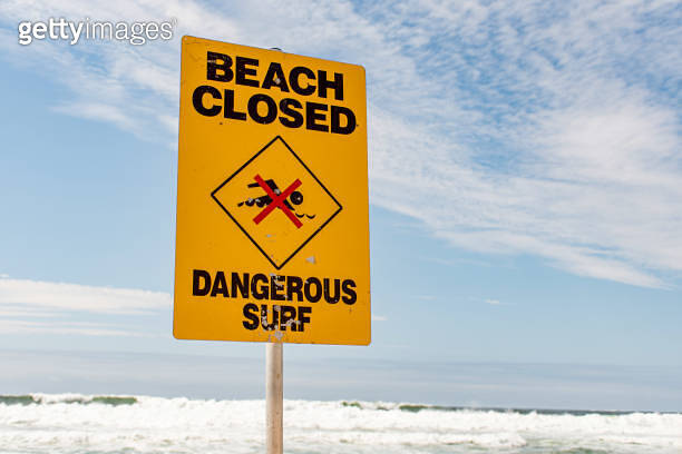 Beach closed and dangerous surf sign for swimmers in Australia 이미지 ...