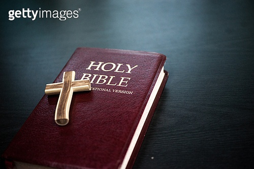 십자가,부활절,고난주간,사순절,성경,말씀,HOLY BIBLE,나무십자가 이미지 (a11114981) - 게티이미지뱅크