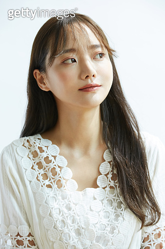Natural beauty portrait of young Asian woman 이미지 (1334825223) - 게티이미지뱅크