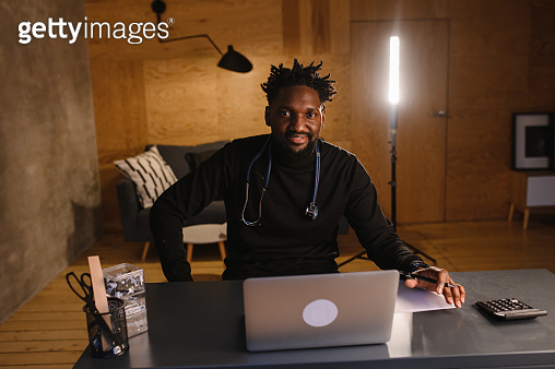 Photo Session Doctor telehealth with virtual doctor appointment and online therapy session ...