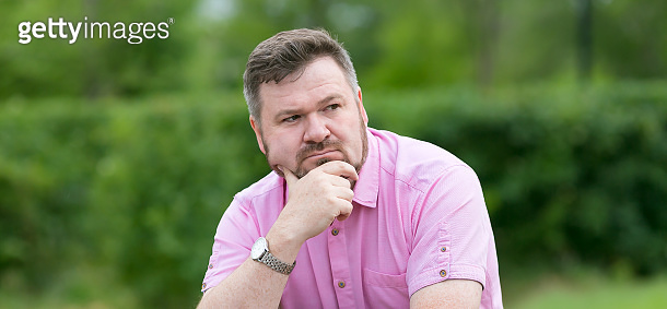 Solid Man Adult solid man prone to overweight with a beard (1293188516) - 게티이미지뱅크