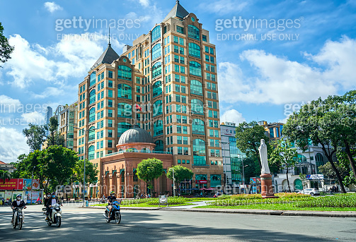 Seari Rising Building High-rise buildings rising in the morning sun 이미지 (1346476897) - 게티이미지뱅크