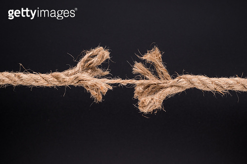 Tearing rope, held on one thread 이미지 (1397965408) - 게티이미지뱅크