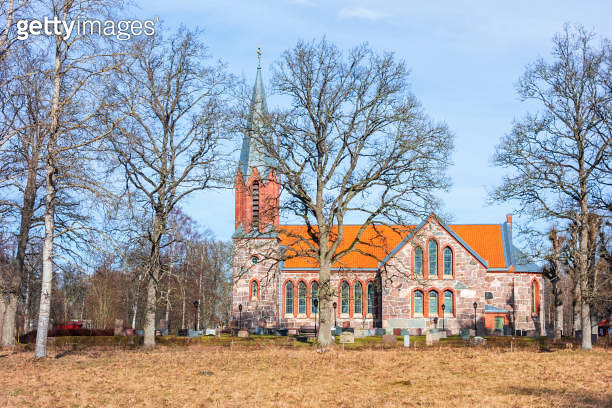 Church with trees in the country 이미지 (1734895493) - 게티이미지뱅크