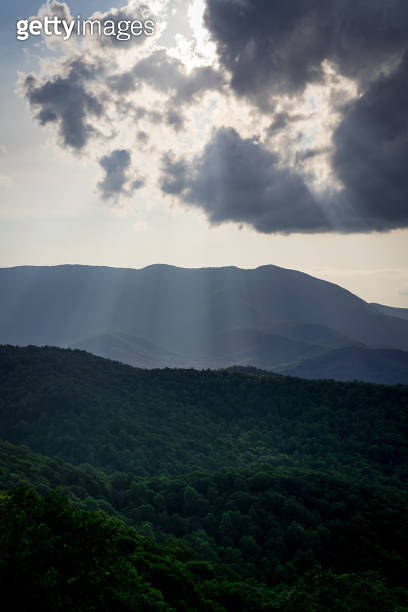 Sun Blue Ridge Blue Ridge Sun Rays 이미지 (1499734519) - 게티이미지뱅크