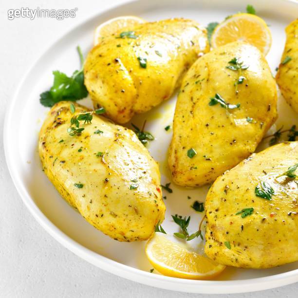 Baked turmeric chicken breast 이미지 (1493146377) 게티이미지뱅크