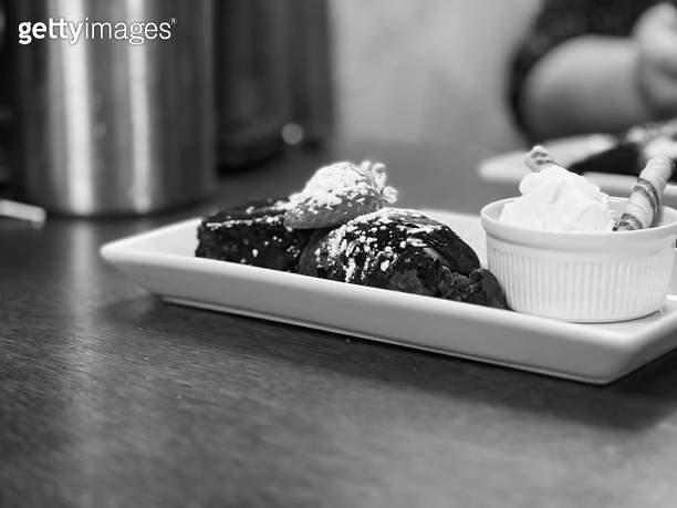 Chocolate cake and ice cream dessert ??? (1565029525) - ???????