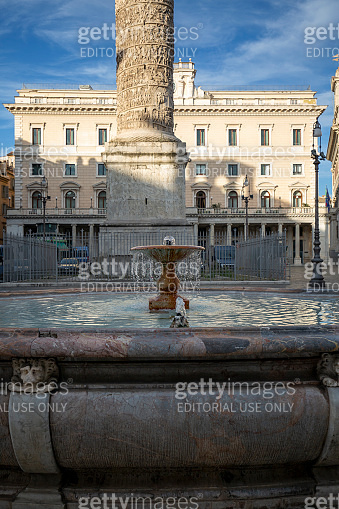 Column of Marcus Aurelius in Colonna square (Piazza Colonna), Rome ...
